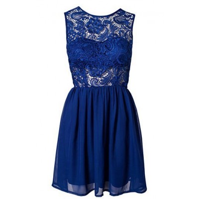 Lace Dress Rounded neckline with opening in the back